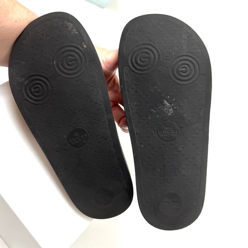 Women's Gucci Black Rubber GG Slides Size 36 - Picture 4 of 8